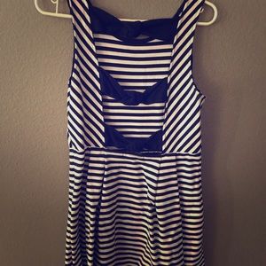 Aline dress with bow back